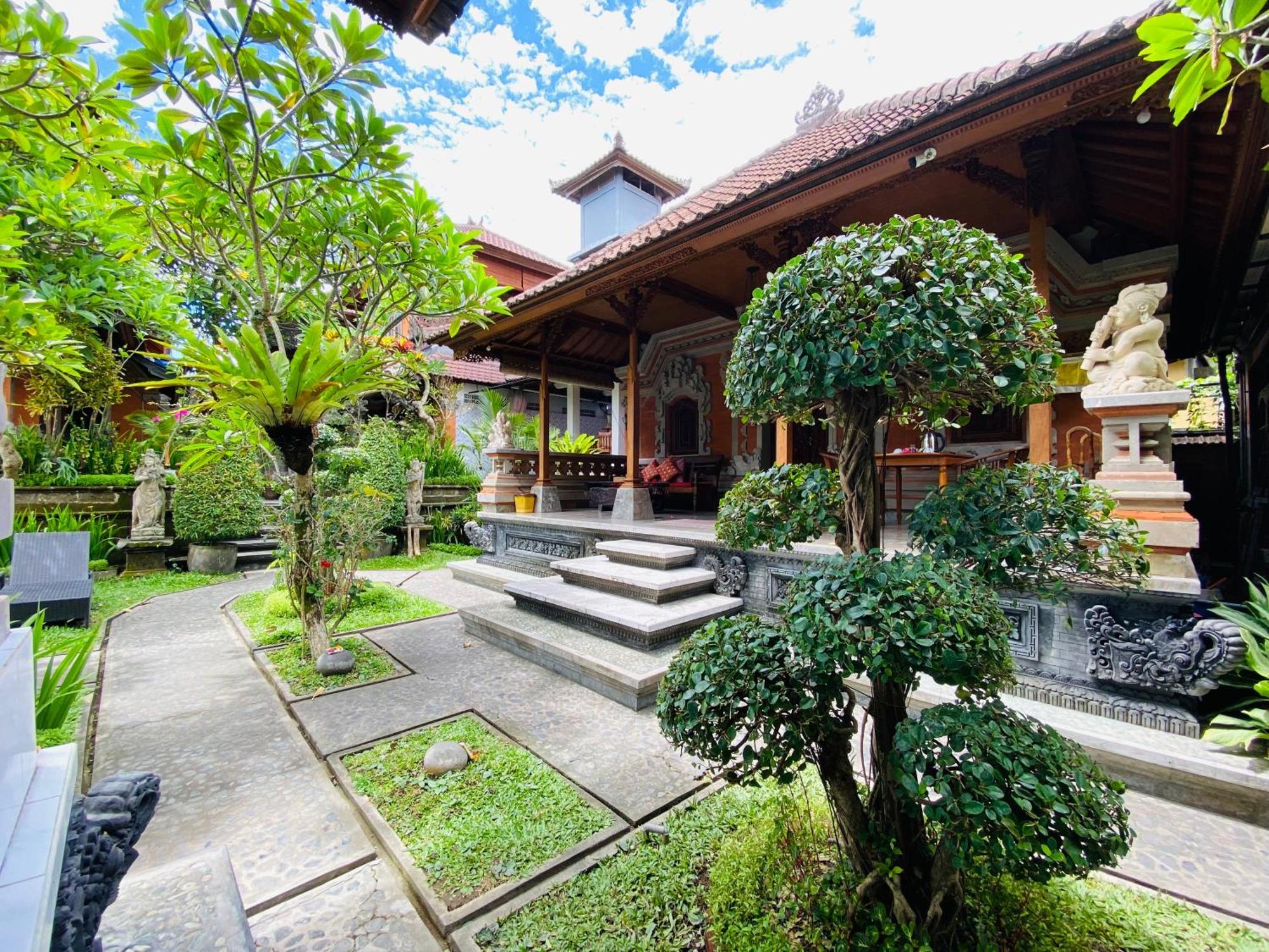 Aura Bisma Guesthouse ウブド エクステリア 写真