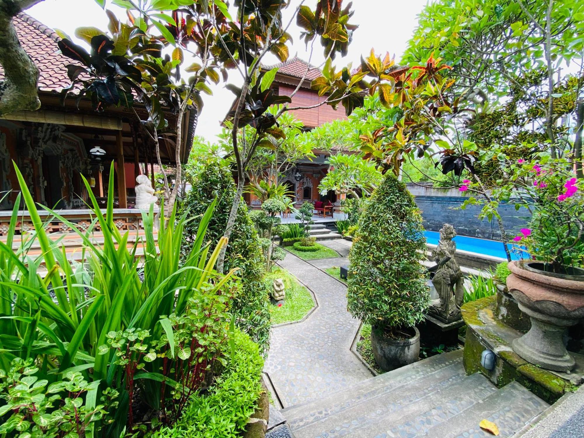 Aura Bisma Guesthouse ウブド エクステリア 写真